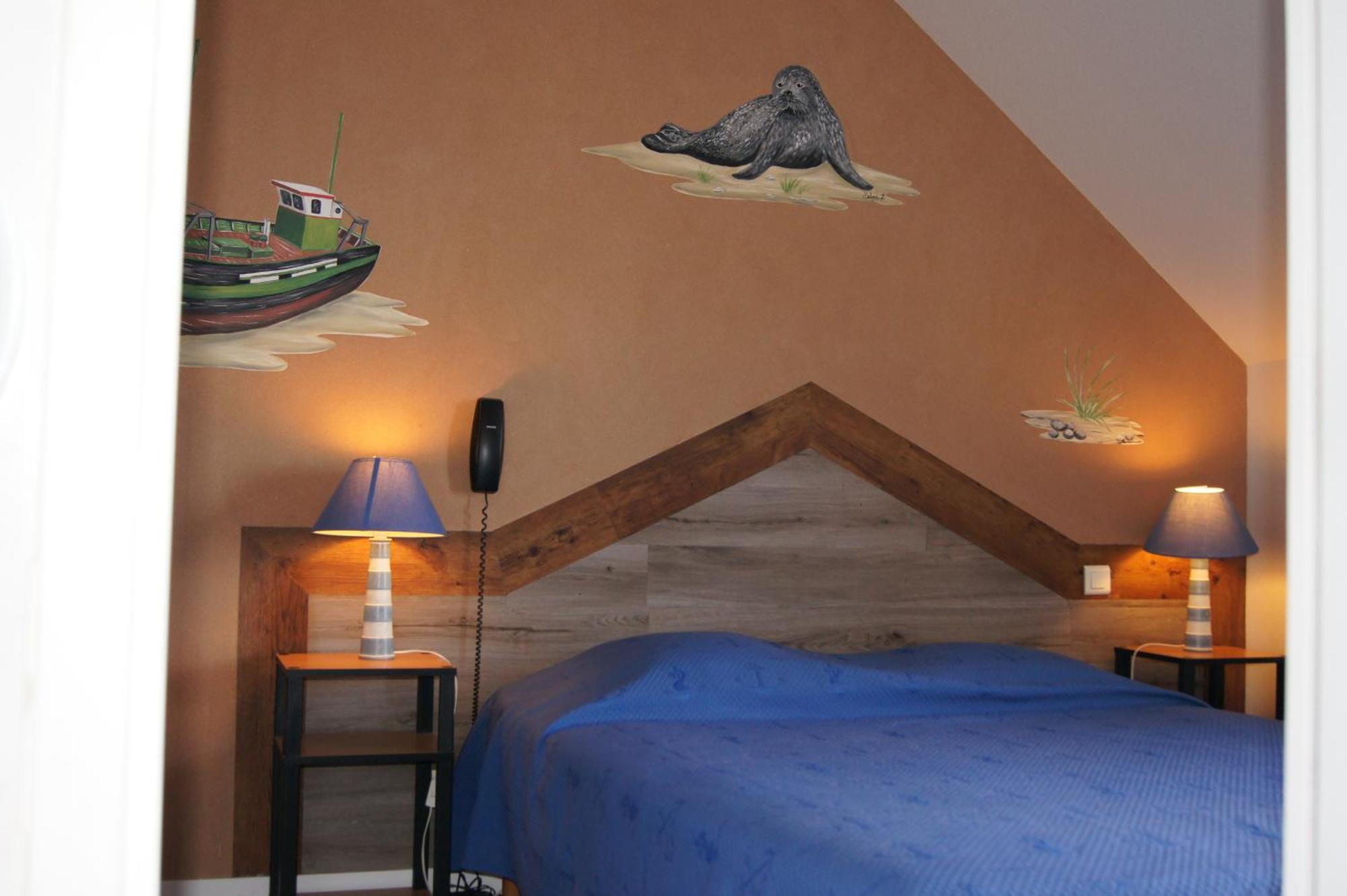 Aux Trois Jean Hotel เลอโครทัว ภายนอก รูปภาพ